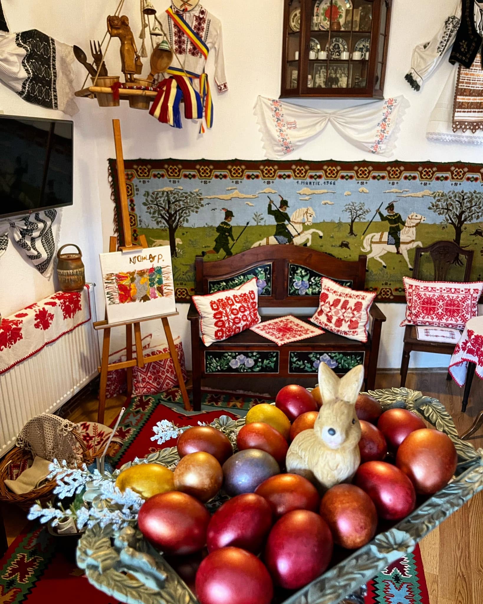 Colț tradițional românesc cu decor de sărbătoare la Casa Roșca, Sighișoara