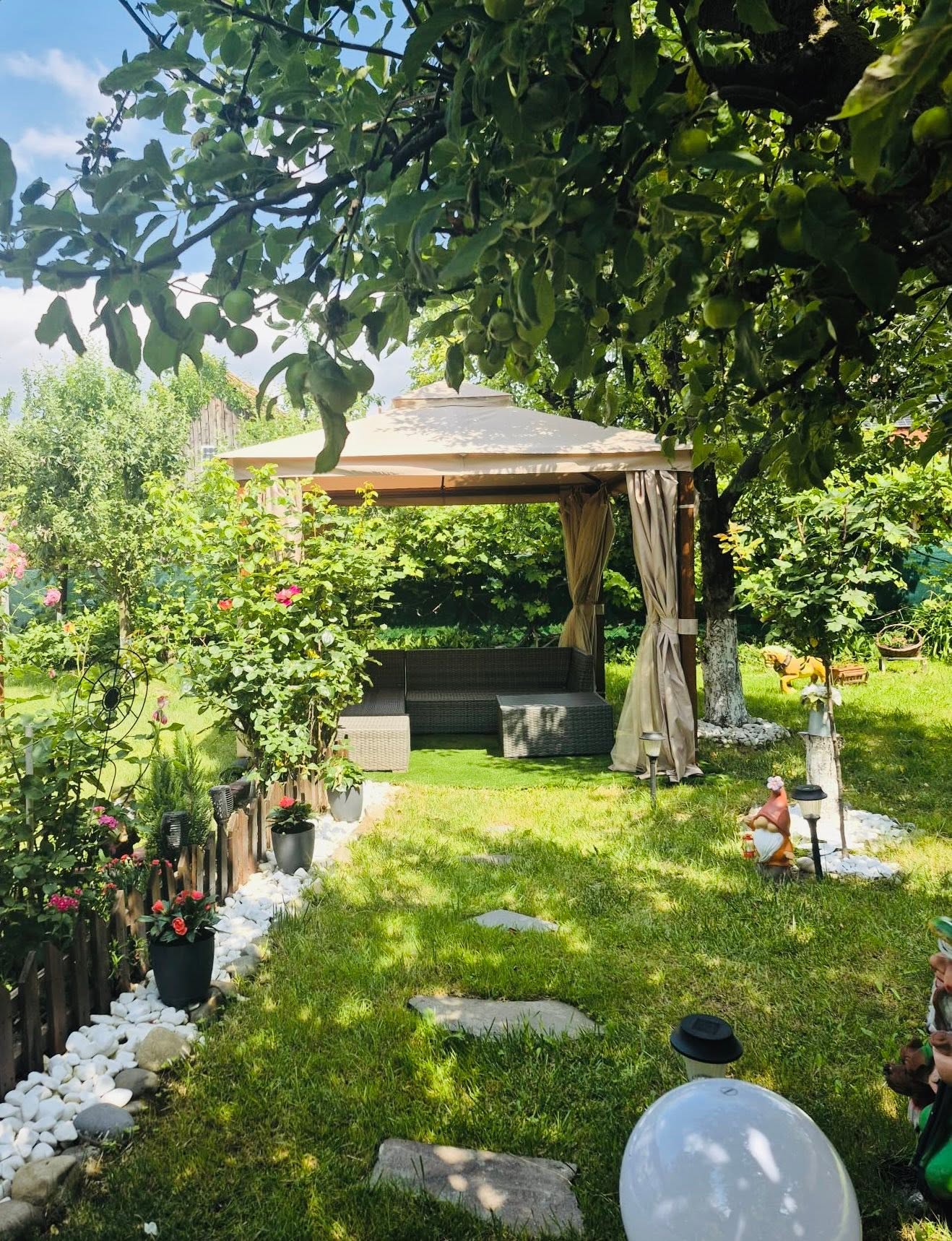 Grădina cu foișor a Casei Roșca, Sighișoara
